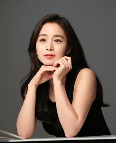 Kim Tae Hee và loạt 'tường thành nhan sắc' Hàn do bác sĩ thẩm mỹ chọn