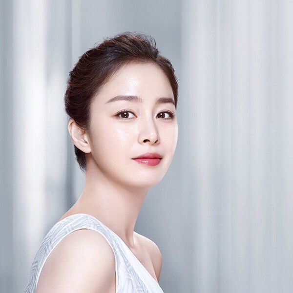 Kim Tae Hee và loạt 'tường thành nhan sắc' Hàn do bác sĩ thẩm mỹ chọn