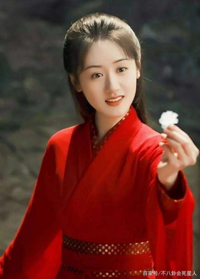 Triệu Lệ Dĩnh và dàn mỹ nhân với trang phục màu đỏ trong phim