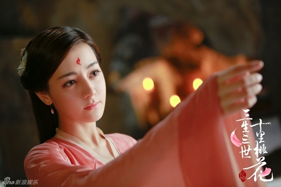 Địch Lệ Nhiệt Ba, Park Min Young và hội hồ ly trong phim Hoa - Hàn