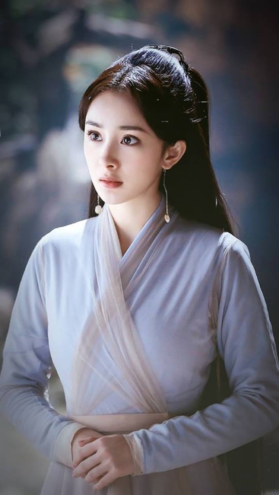 Địch Lệ Nhiệt Ba, Park Min Young và hội hồ ly trong phim Hoa - Hàn