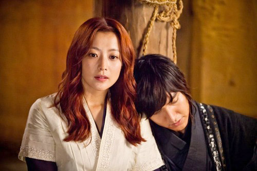 Kim Hee Sun 'dừ' khi yêu Lee Min Ho nhưng hơi trẻ để làm mẹ Joo Won