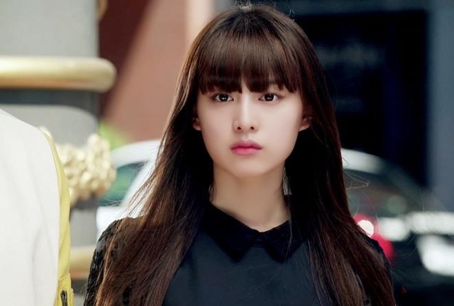 Kim Ji Won tròn 28 tuổi với sự nghiệp hứa hẹn trở thành nữ thần Kbiz