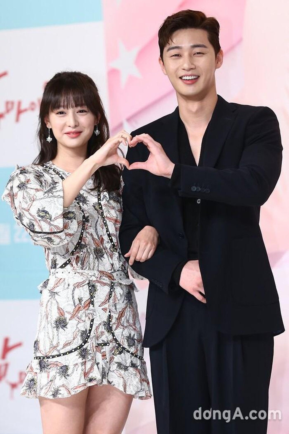 Kim Ji Won tròn 28 tuổi với sự nghiệp hứa hẹn trở thành nữ thần Kbiz