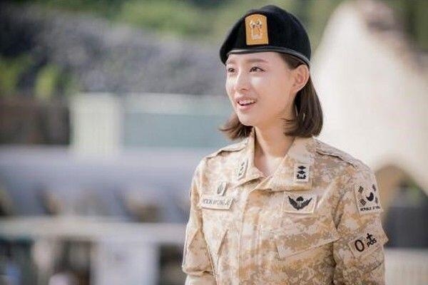 Kim Ji Won tròn 28 tuổi với sự nghiệp hứa hẹn trở thành nữ thần Kbiz
