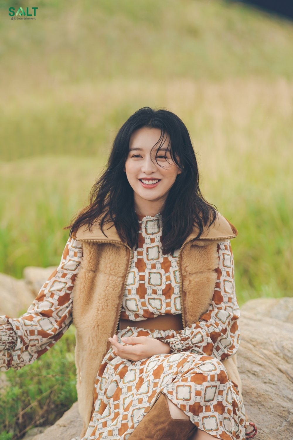 Kim Ji Won tròn 28 tuổi với sự nghiệp hứa hẹn trở thành nữ thần Kbiz