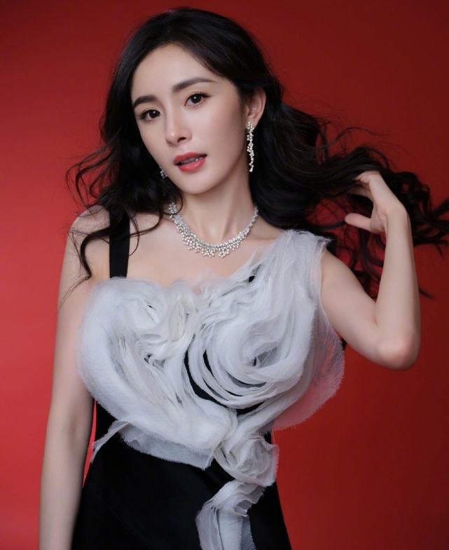 Dương Mịch, Tống Thiến và sao Cbiz mắc bệnh dị ứng lạ
