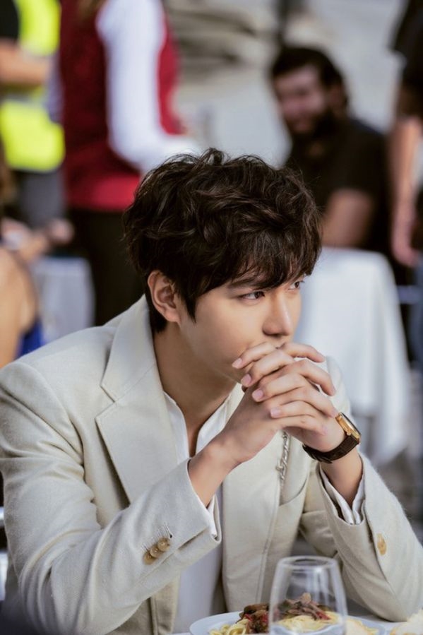 Lee Min Ho lần đầu thử sức đóng vai trai nghèo trong phim mới