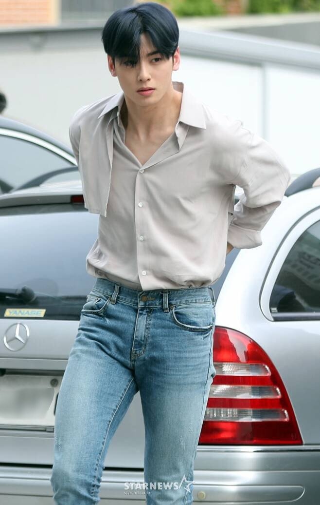 Park Seo Joon và loạt nam thần là hình mẫu thẩm mỹ của đàn ông Hàn