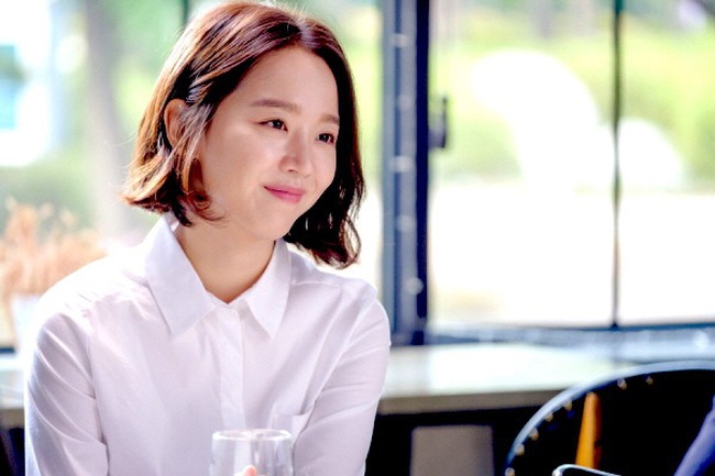 Yoo In Na, Kim Ji Won tỏa sáng sau khi thoát kiếp 'nữ phụ làm nền'