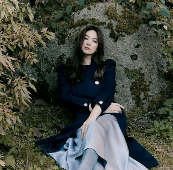 Song Hye Kyo - Jeon Ji Hyun bất ngờ 'đối đầu' ở mảng thời trang