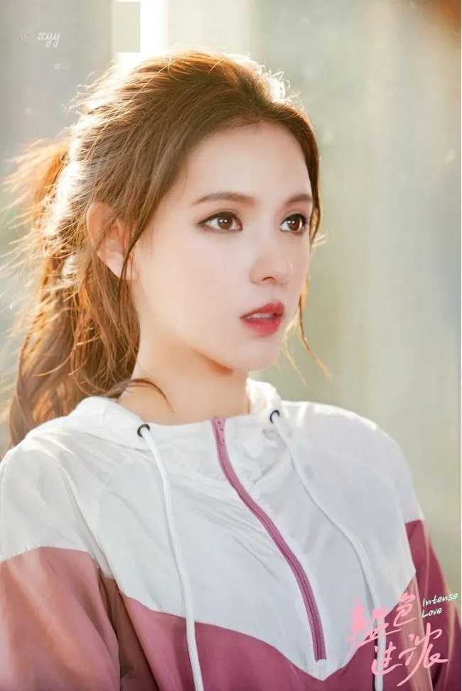 Triệu Lộ Tư, Cúc Tịnh Y... và tiểu hoa của dòng phim chiếu mạng Cbiz