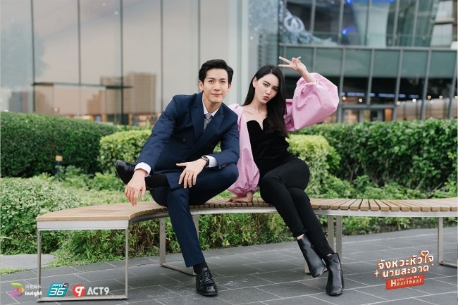 Push Puttichai - Mai Davika khoe nhan sắc cực phẩm với ảnh hậu trường