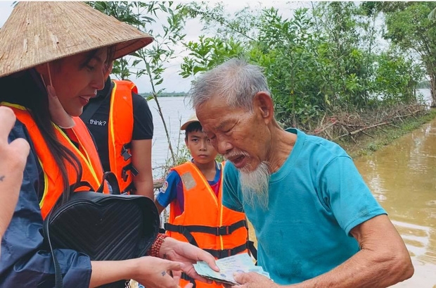 Thủy Tiên chia sẻ về kinh nghiệm sống trên truyền hình gây xúc động