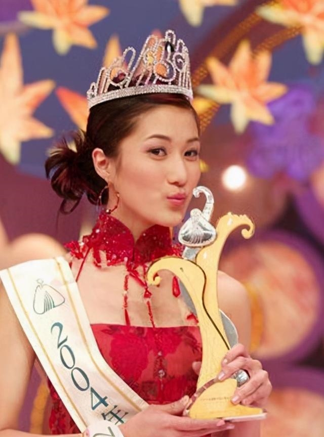 Chung Gia Hân bất ngờ tuyên bố giải nghệ sau khi quay về TVB