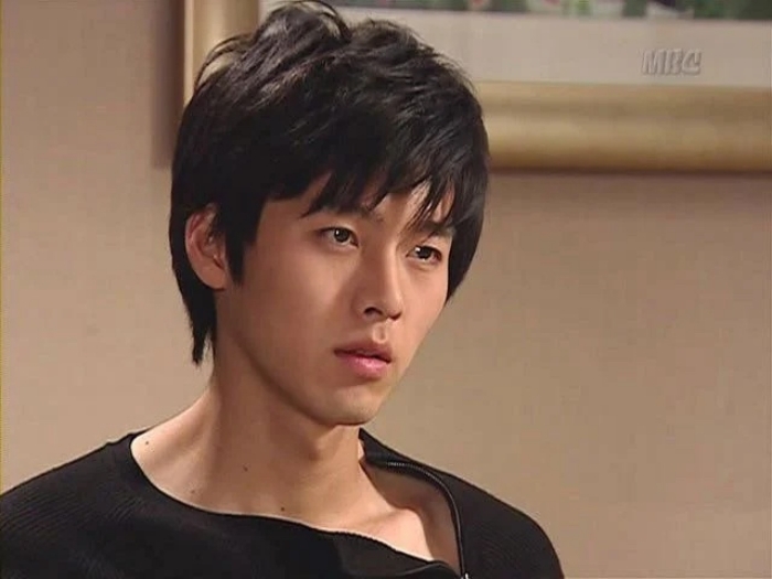 Hyun Bin, Lee Dong Wook và loạt nam thần Hàn nhuận sắc theo thời gian