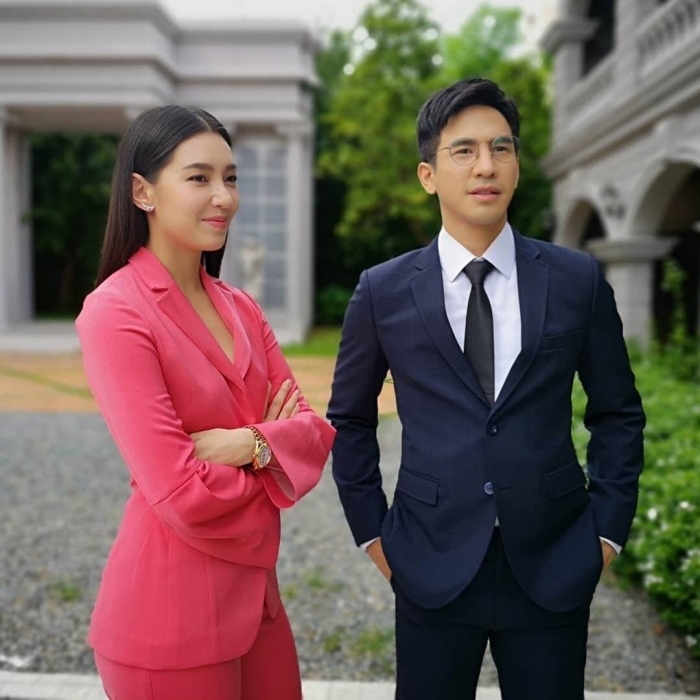 Bella Ranee luôn biến hóa, 'cân' được mọi loại vai từ hiền đến ác