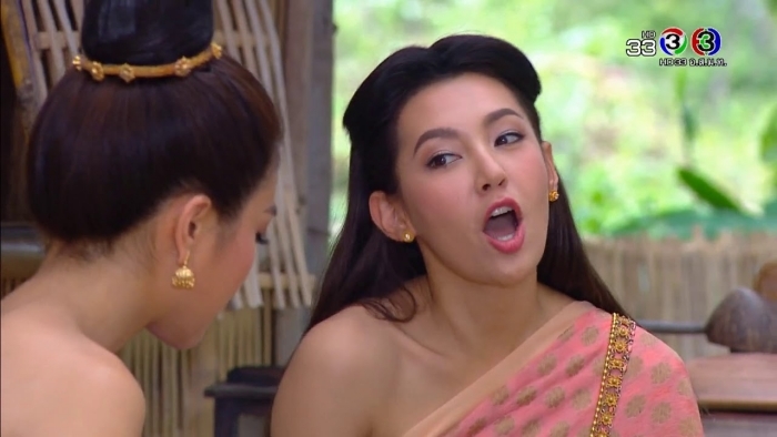 Bella Ranee luôn biến hóa, 'cân' được mọi loại vai từ hiền đến ác