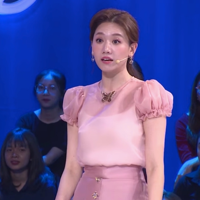 Hari Won bắt bẻ Trịnh Thăng Bình đụng chạm đến tình yêu của Trấn Thành