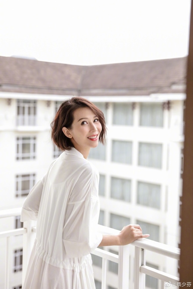 Dàn sao Chân Hoàn Truyện ngày ấy: An Lăng Dung vẫn hứng 'gạch đá'