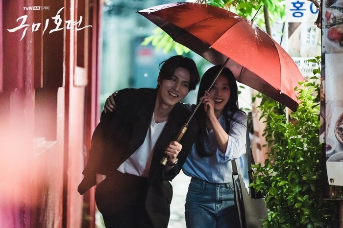 Lee Dong Wook - Jo Bo Ah hẹn hò trong tập mới 'Bạn Trai Tôi Là Hồ Ly'