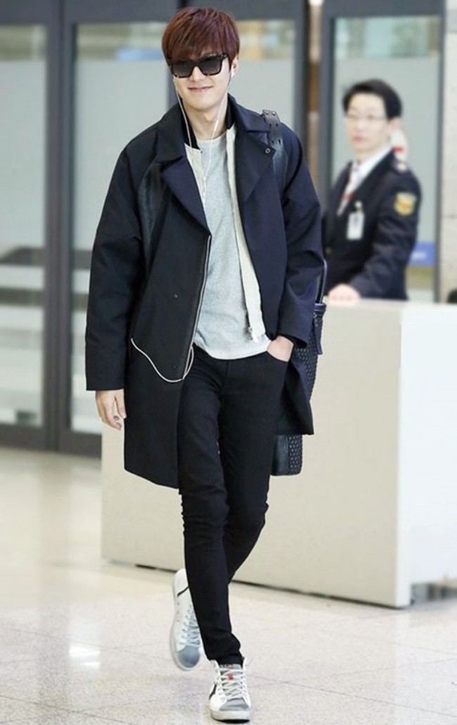 Lee Min Ho mặc quần đùi, đi dép lào khiến fan thích thú