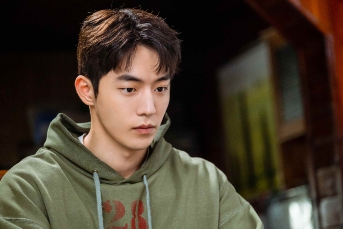 Nam Joo Hyuk tiếp tục bị chê diễn 'đơ' trong phim mới