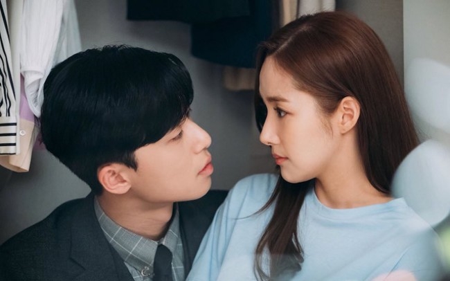 Park Min Young - Park Seo Joon bị nghi hẹn hò vì trạng thái MXH mới