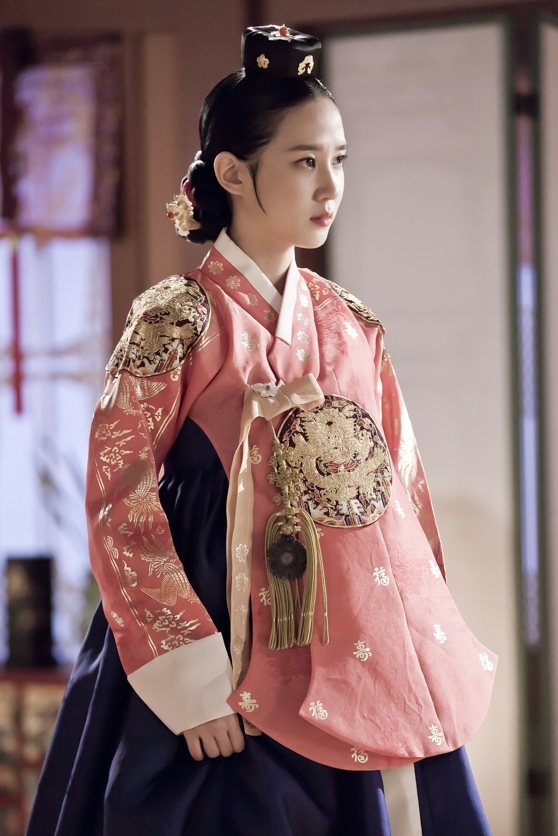 Suzy, IU và dàn mỹ nhân Kbiz được bình chọn mặc hanbok đẹp nhất