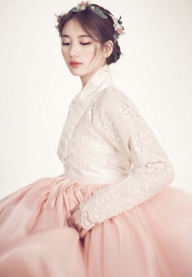 Suzy, IU và dàn mỹ nhân Kbiz được bình chọn mặc hanbok đẹp nhất