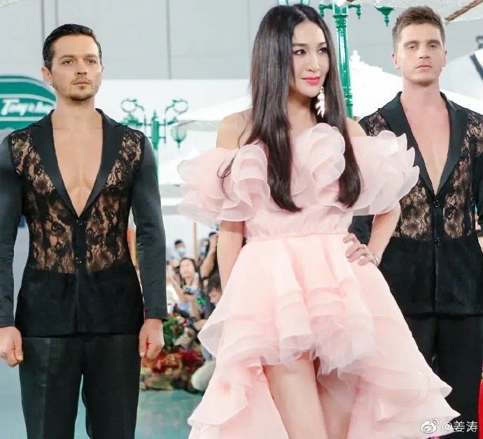 Ôn Bích Hà lấn lướt Phạm Băng Băng vì nhan sắc không tuổi