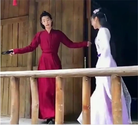 Dương Mịch, Triệu Lệ Dĩnh và dàn sao Cbiz lúc rảnh rỗi ở phim trường