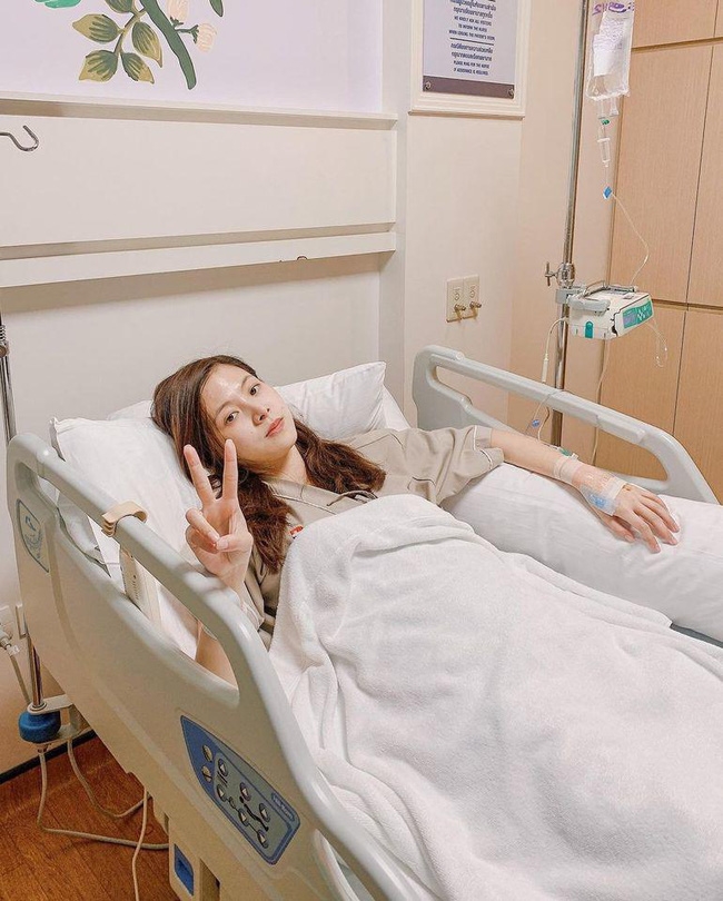 Baifern Pimchanok nhập viện vì làm việc quá sức