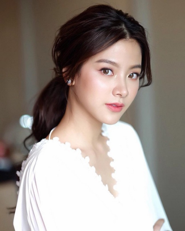Baifern Pimchanok nhập viện vì làm việc quá sức