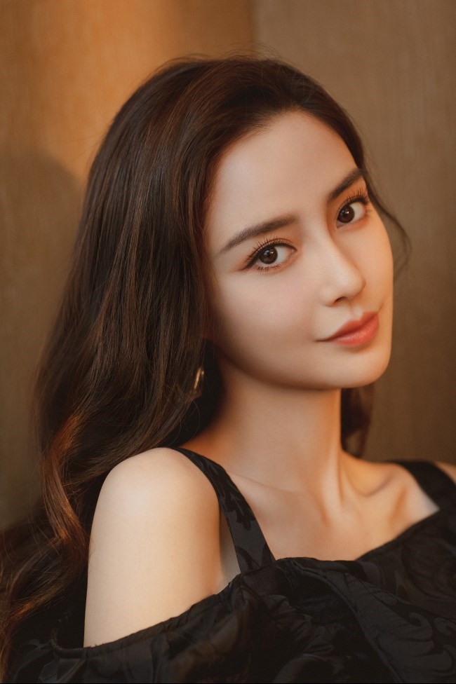 Dương Mịch bị đàn anh 'phũ phàng', Triệu Lộ Tư tỏ tình với Tiêu Chiến