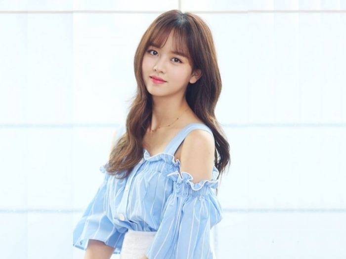 Kim So Hyun và loạt sao Hàn mãi chẳng chịu yêu ai khiến fan sốt ruột