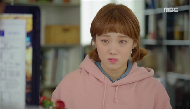 Lee Sung Kyung, IU giấu đi ngoại hình xinh đẹp để đóng vai xấu xí
