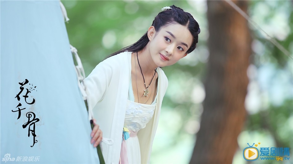 Triệu Lộ Tư cùng Triệu Lệ Dĩnh lọt top 6 tiểu hoa nổi bật màn ảnh Cbiz