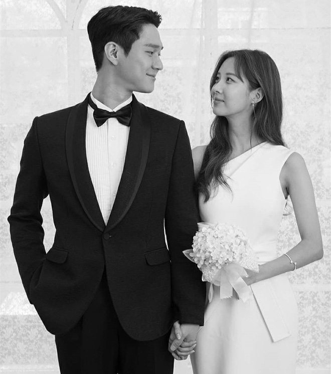 Go Kyung Pyo - Seohyun chụp ảnh cưới cực tình tứ khiến fan 'phát sốt'