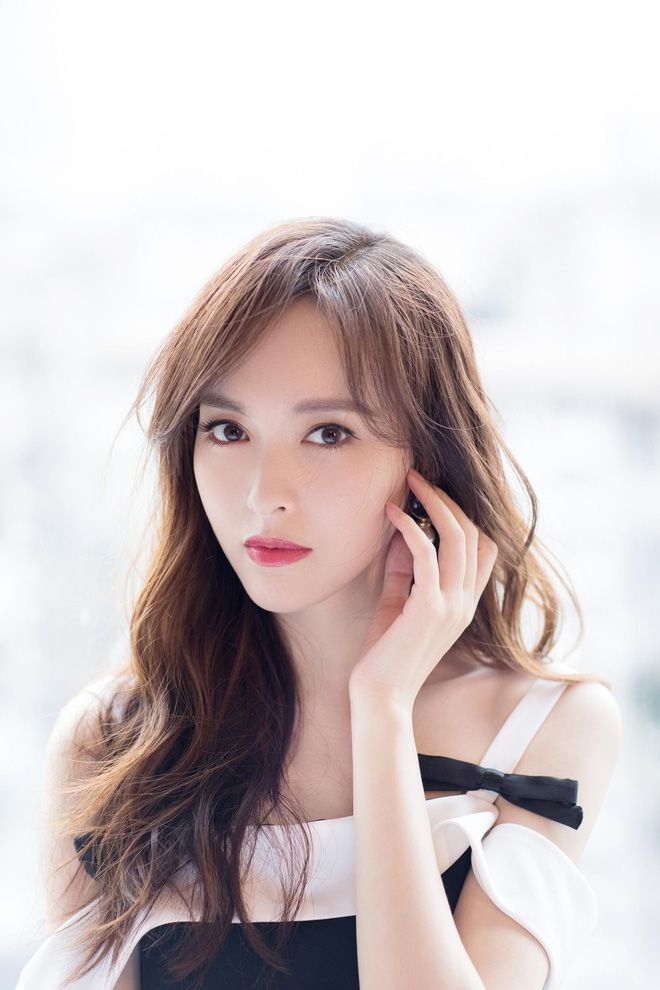 Đường Yên, Dương Mịch và sao Cbiz vác bụng bầu đi đóng phim