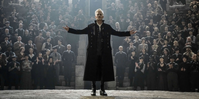 Johnny Depp buộc phải chia tay loạt phim Fantastic Beasts