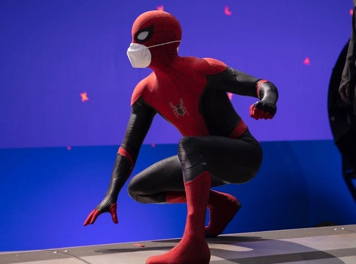 Tom Holland khoe tạo hình trong Người Nhện 3 có thêm phụ kiện đặc biệt