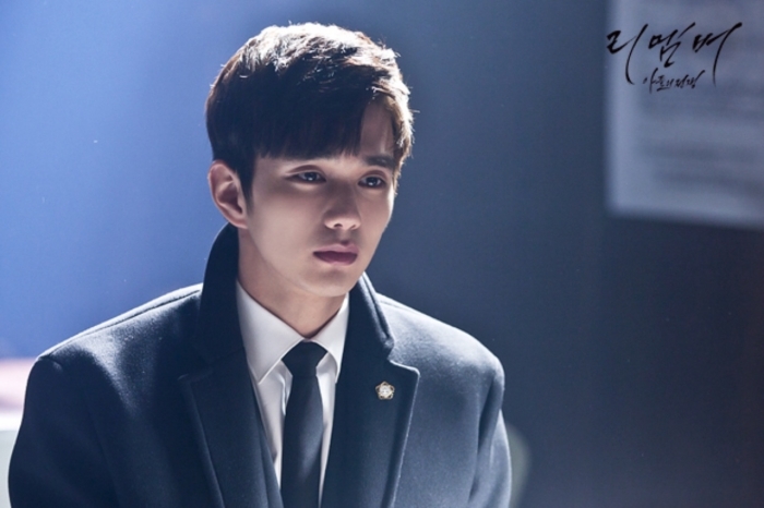 Kim Soo Hyun và loạt nam thần Hàn thành công với vai thiên tài