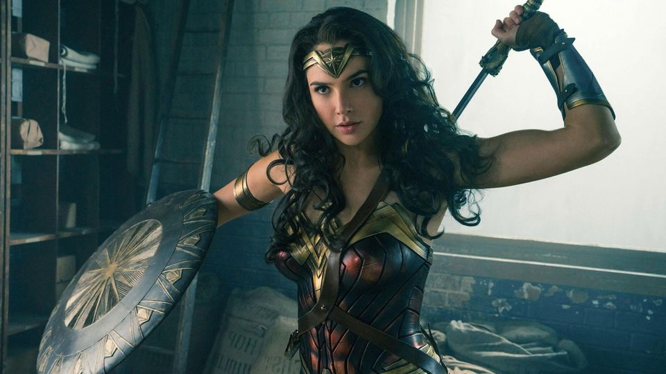 Scarlett Johansson, Gal Gadot và sao Hollywood ôm bụng bầu đóng phim