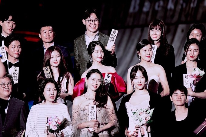 Suzy, Yoona và những khoảnh khắc idol Hàn đọ sắc dàn diễn viên