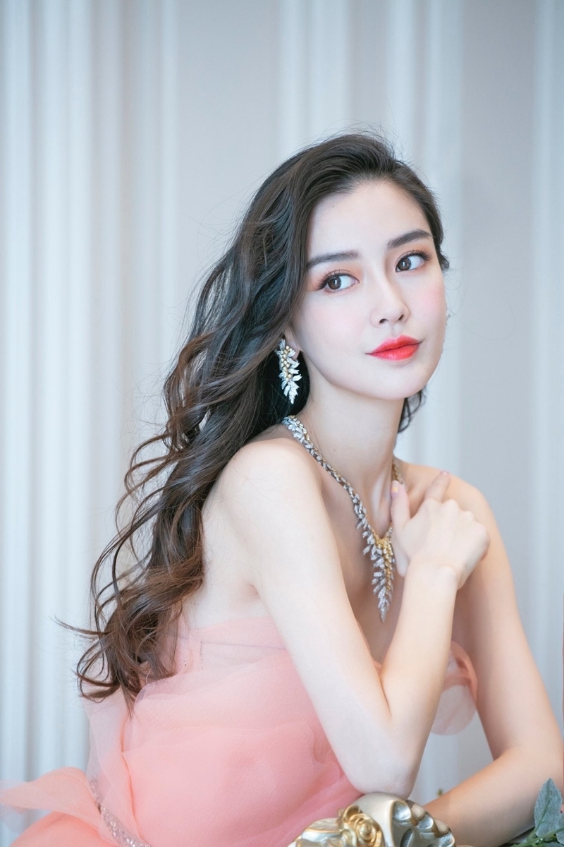 AngelaBaby gửi quà sinh nhật đặc biệt cho Huỳnh Hiểu Minh