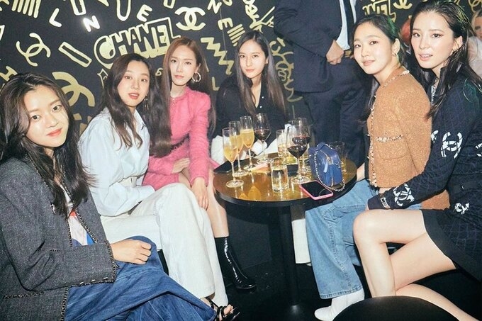 Suzy, Yoona và những khoảnh khắc idol Hàn đọ sắc dàn diễn viên