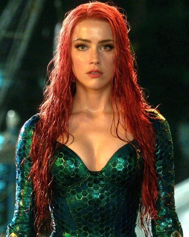Amber Heard tươi tắn dạo phố sau tuyên bố vẫn trở lại Aquaman 2