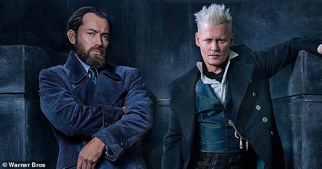 Amber Heard tươi tắn dạo phố sau tuyên bố vẫn trở lại Aquaman 2