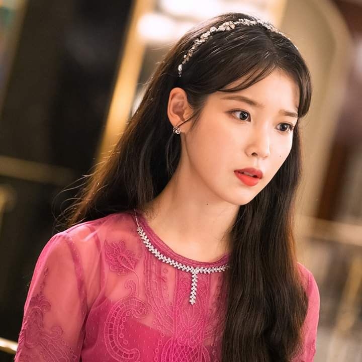IU, Suzy và loạt nữ idol Hàn được công nhận tiến bộ diễn xuất